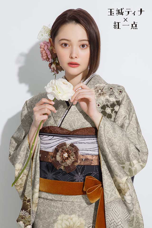 玉城ティナ