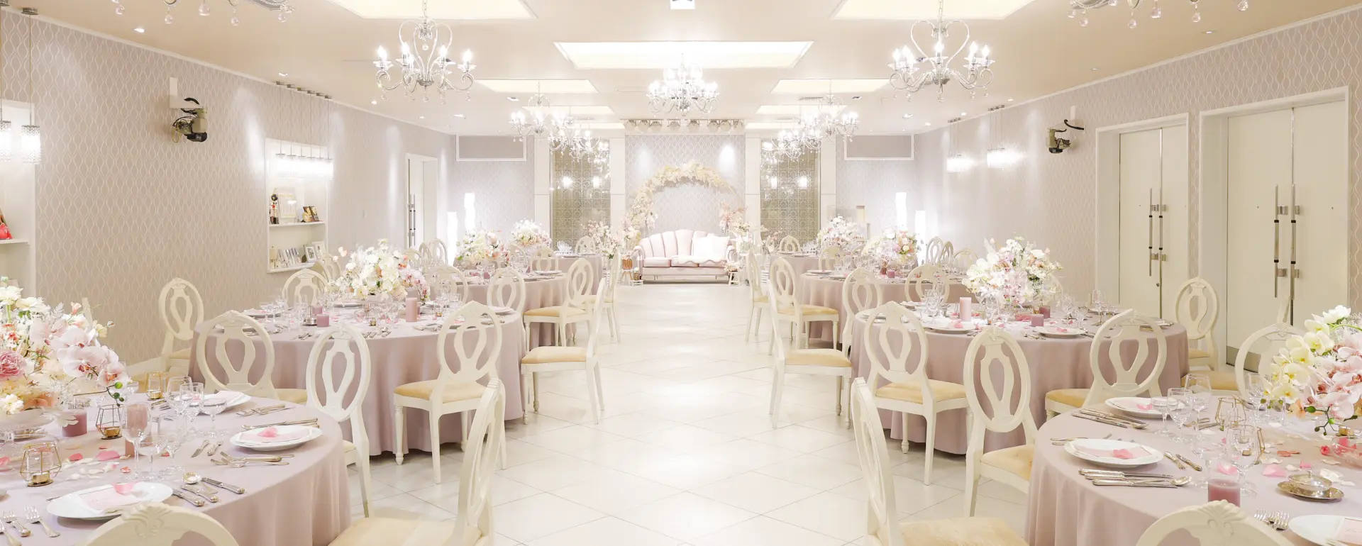 banquet-jewel.webp